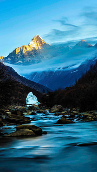 高原雪山-拍信图库