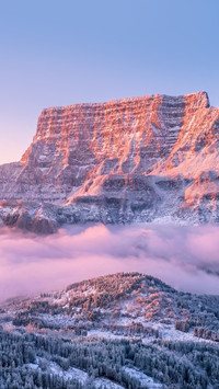 Sunrise and sea of clouds at Leshan Jinkou Grand Canyon