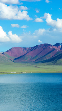Namtso lake takes in the vastness of the plateau