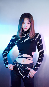 硬糖少女暗夜摩登造型