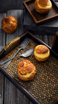 Delicious Puffs in the Tray
