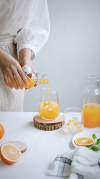 Orange juice can make balloons explode