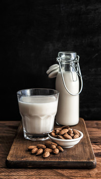 Almond milk 2