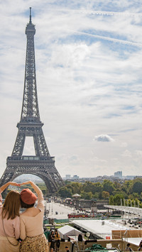 paris-france-eiffel-tower-597049