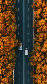 What to do when encountering a flat tire on the highway
