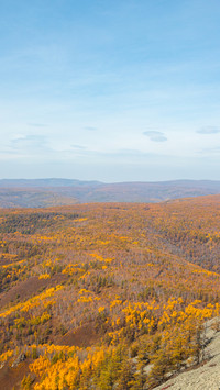 The autumn charm paints all the peaks