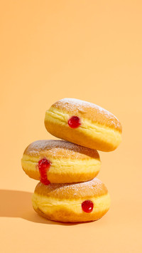 Soft mini cakes with filling