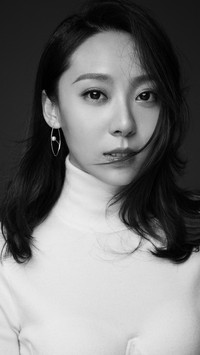 新“星女郎” 鄂靖文