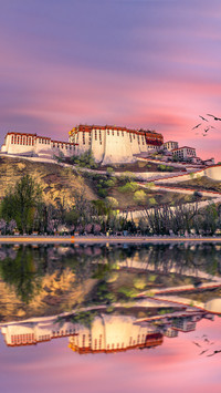 The ancient palace with the highest altitude