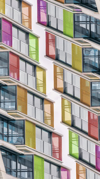 Advantages and disadvantages of the first floor and the top