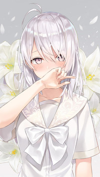 花中绽放的少女