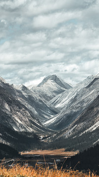 The entrance to the valley of the snowcapped mountain