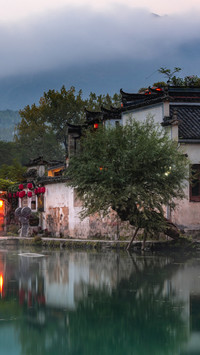 The morning light over South Lake in Hong Village is picture