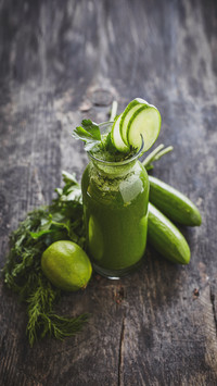 Cucumber parsley and lime juice