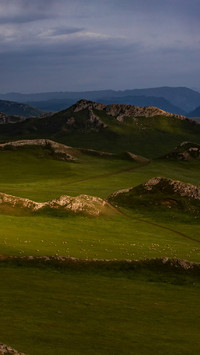 The scenery of Xinjiang is like a painting.