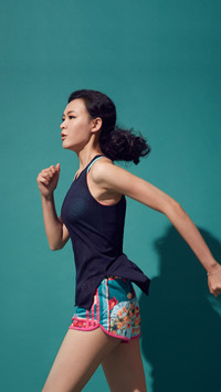 李艾