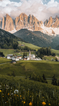 What are the famous tourist attractions in italy