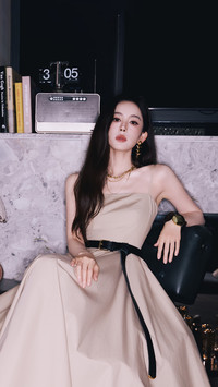 娜扎素裙尽显优雅气质