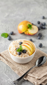 Nutritional low-fat breakfast oatmeal congee