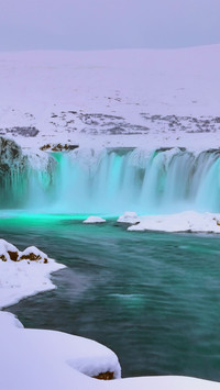 The beauty of waterfalls in winter