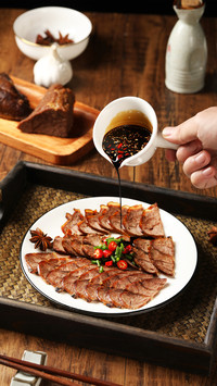 Sauce flavored beef with rich sauce flavor