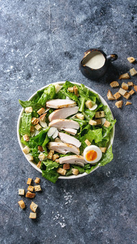 Clean the refrigerator and learn how to make salad
