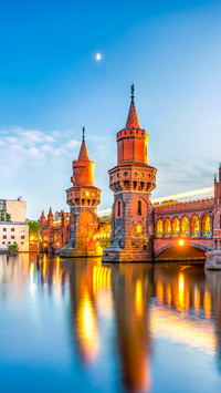 Oberbaum bridge at dusk, Berlin, Germany