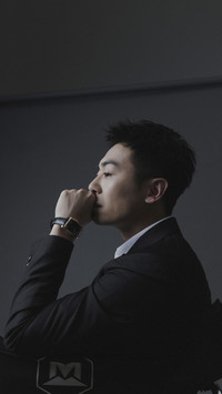 朱亚文：明暗之间