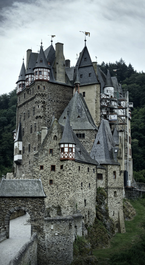 Castles (18) preview