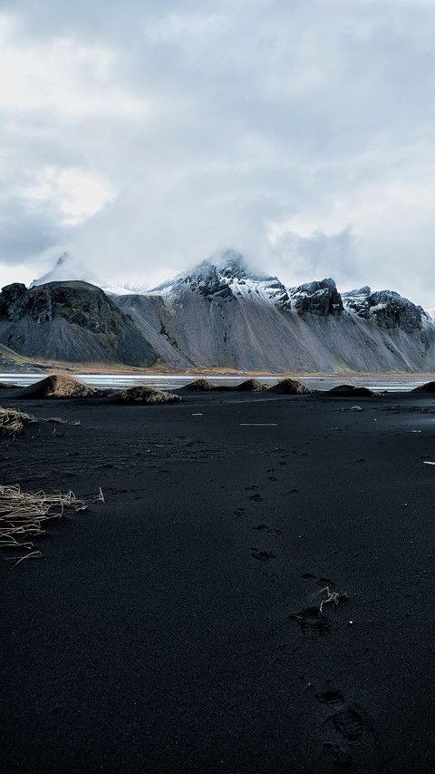 Bat mountain iceland preview