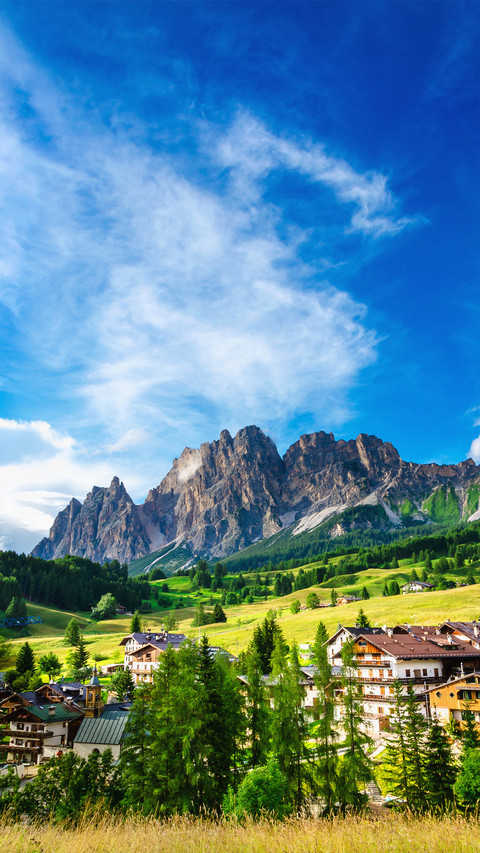 Land of Mountains preview