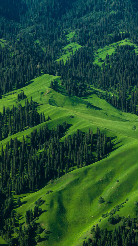 The scenery of tianshan mountains in xinjiang preview