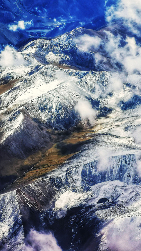 The peak of the snowy region preview