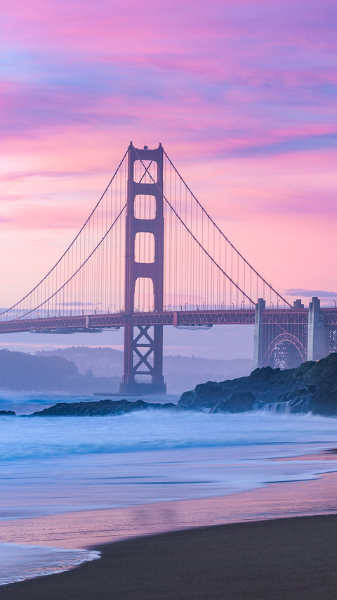 Classic panoramic view of famous Golden Gate Bridge preview