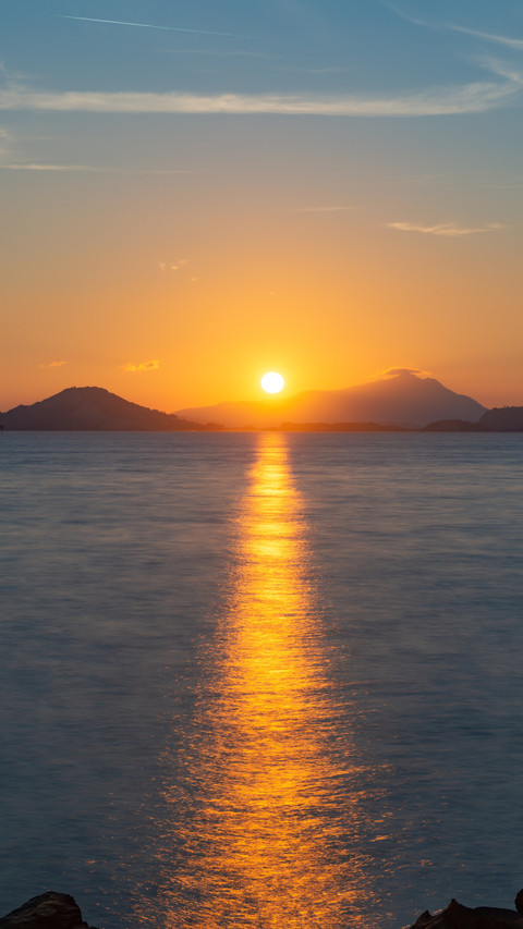 The setting suns ripples shatter into golden shadows preview