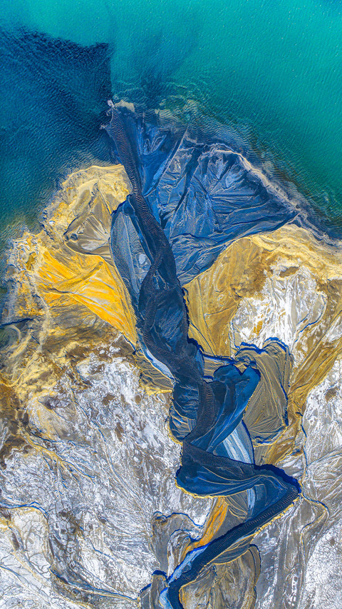 Oil painting of the earth preview