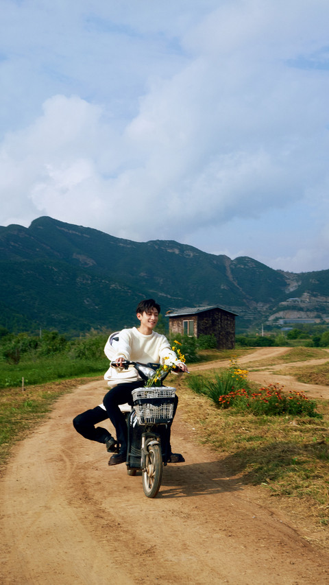 张一山 叫我一山傍水 preview