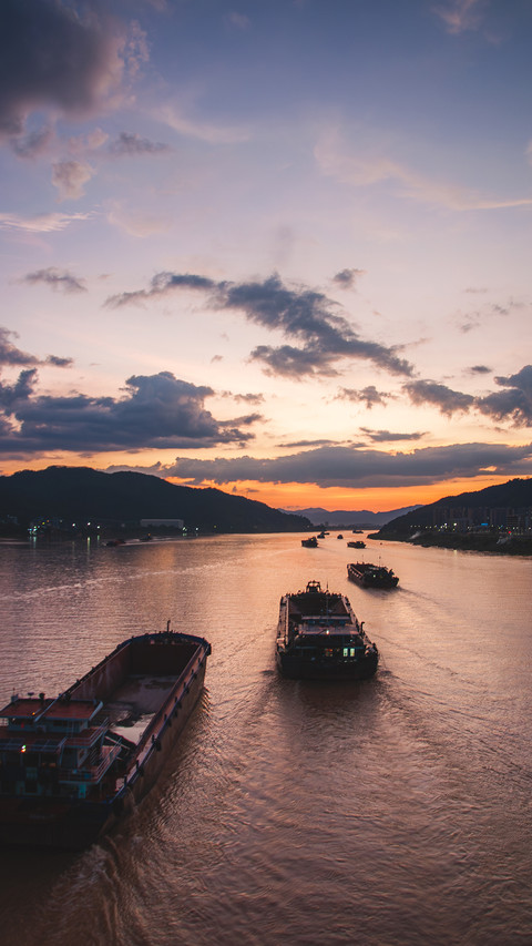 Moving towards the sunset glow preview
