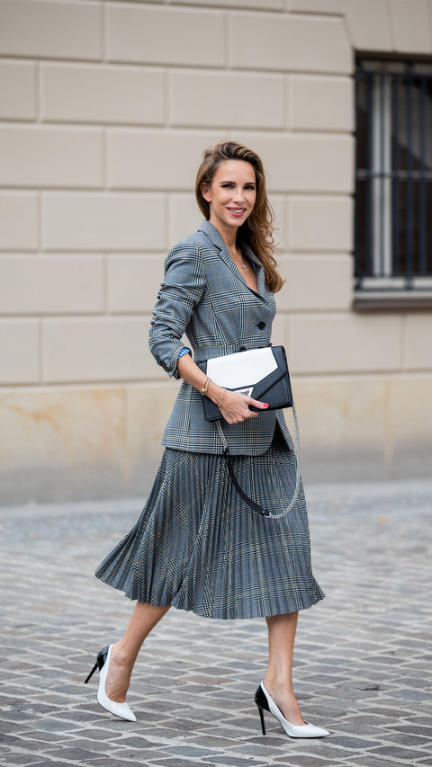 How to match a small suit 72 preview