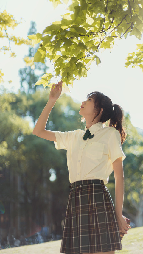 校服女孩 preview