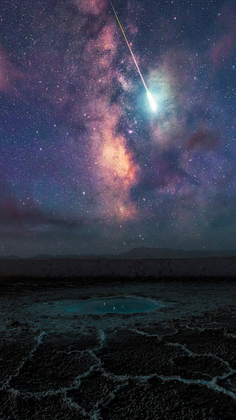 Watch the meteor shower fall on the earth 25 preview
