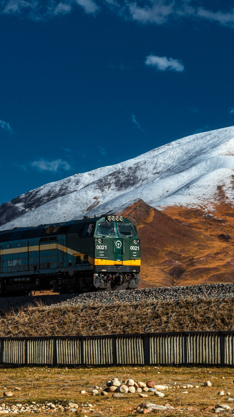 Scenic views of the railway on the Qinghai-Tibet Plateau preview