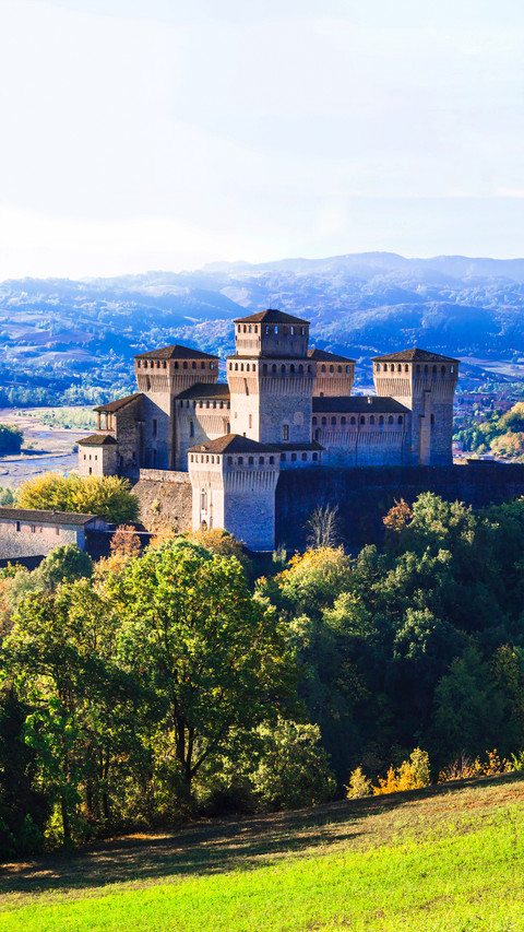 Tour of Ancient European Architecture preview