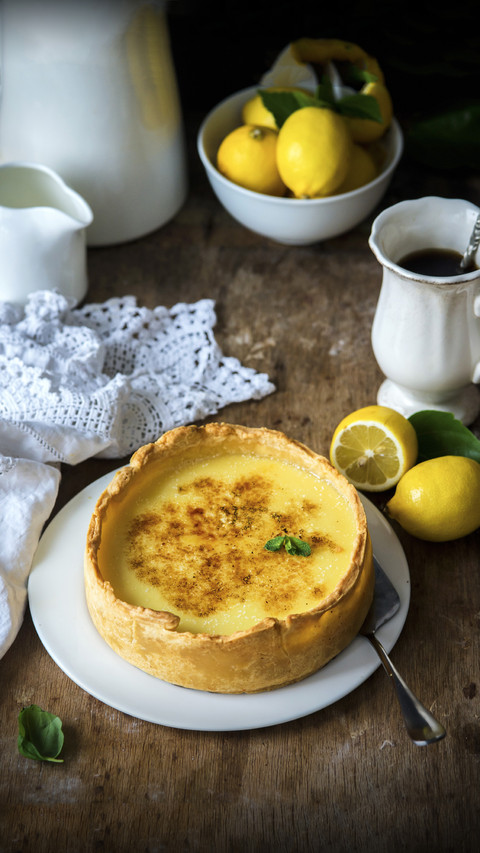 Refreshing lemon tart preview