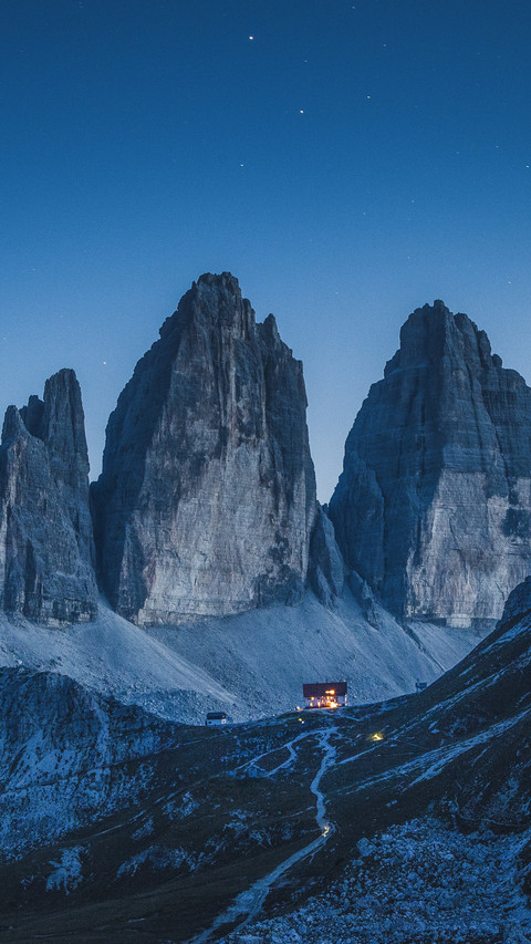 Tre Cime di Lavaredo Mountains preview
