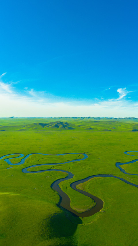 A thousand miles of green fields in the scroll 2 preview