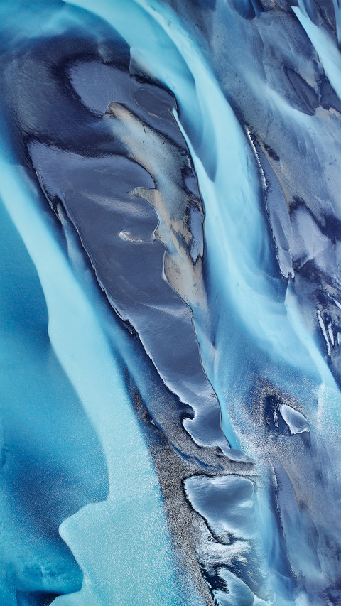 Patterns on icelandic riverbeds preview