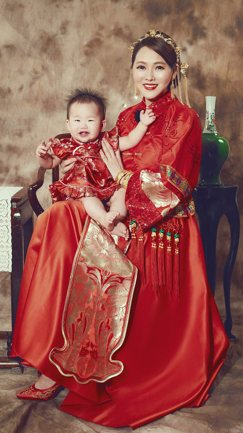 秦昊伊能静婚纱照 preview