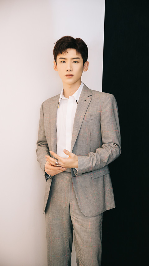 娱乐圈里的宝藏男孩 preview