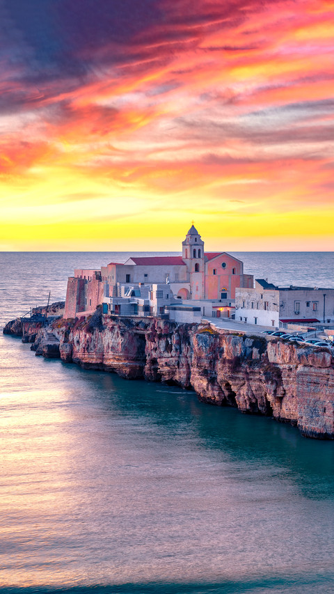 Magnificent evening cityscape of Vieste preview